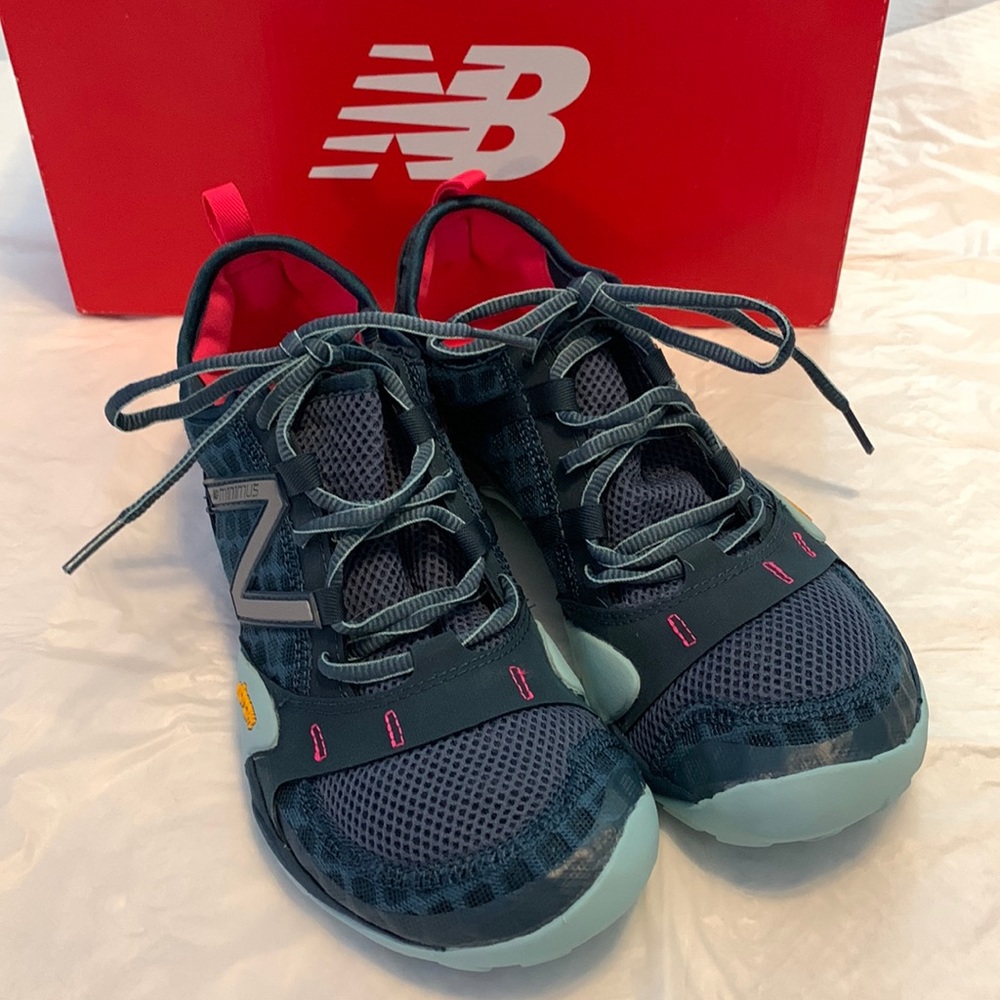 Women’s New Balance Minimus 10v1 shoes 9.5 B New w/o tags; Worn once or twice.